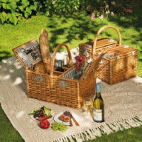 HAYWARD 4 PERSONS LOOP HANDLE PICNIC BASKET