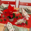 TRADITIONAL POINSETTIA PAPER NAPKINS 33 X 33CM