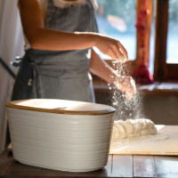 CLAY BREAD BIN W/BAMBOO BREADBOARD TOP TIERRA