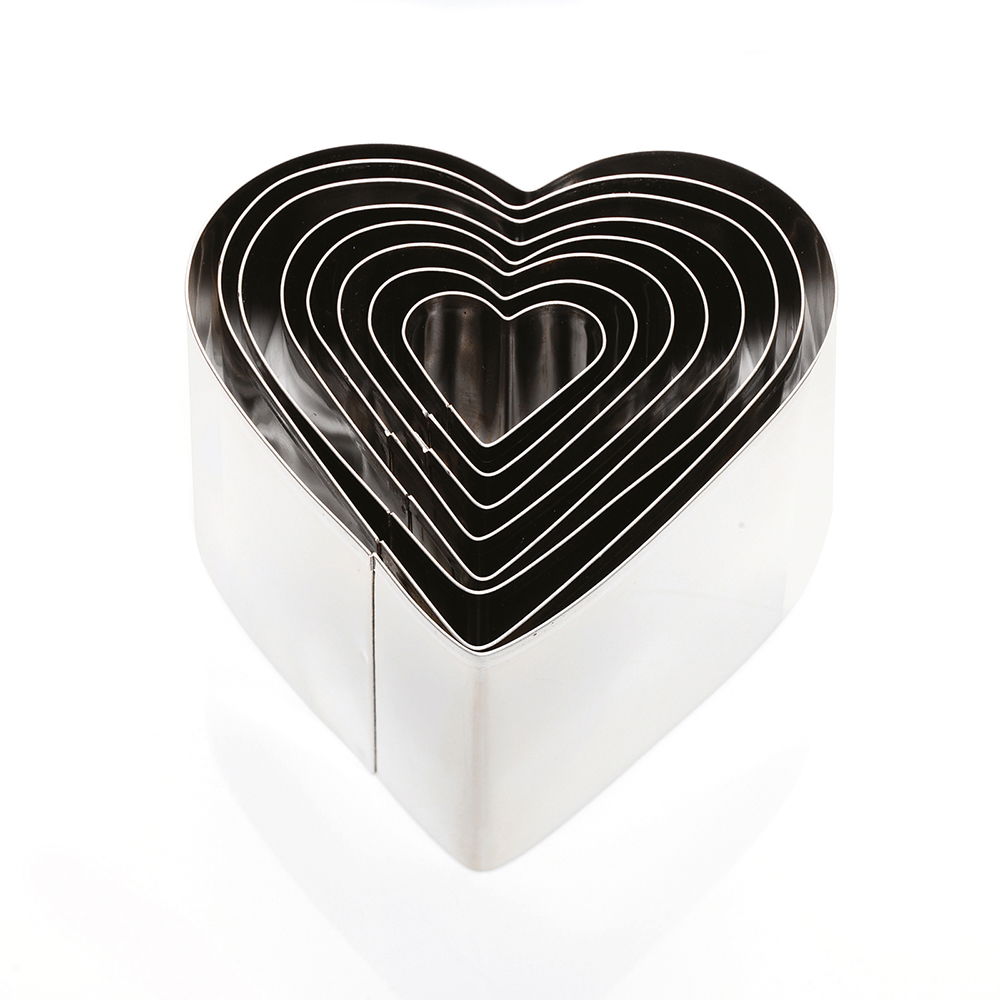 DEEP HEART COOKIE CUTTER SET 8PCS IN A TIN